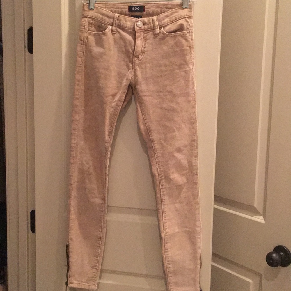 Urban Outfitters | khaki corduroy jean/pants